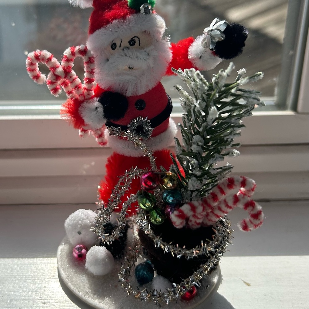 Festive vintage repurposed Santa Holiday Decoration - Picture 2 of 6